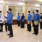 Kepala Badan Kepegawaian Aceh (BKA), Abdul Qahar, S.Kom, MM, atas nama Gubernur Aceh melakukan Pengambilan Sumpah dan Pelantikan pada Jabatan Administrator dan Jabatan Pengawas di Lingkungan Pemerintah Aceh, di Aula BKA, Banda Aceh, Jumat, (10/6/2022).