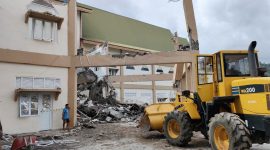 Teras Bangunan Rumah Sakit (RS) Regional Aceh Tengah yang Ambruk Pada Jum’at (04/11/202) di kampung simpang kelaping, kecamatan pengasing, kabupaten Aceh Tengah.