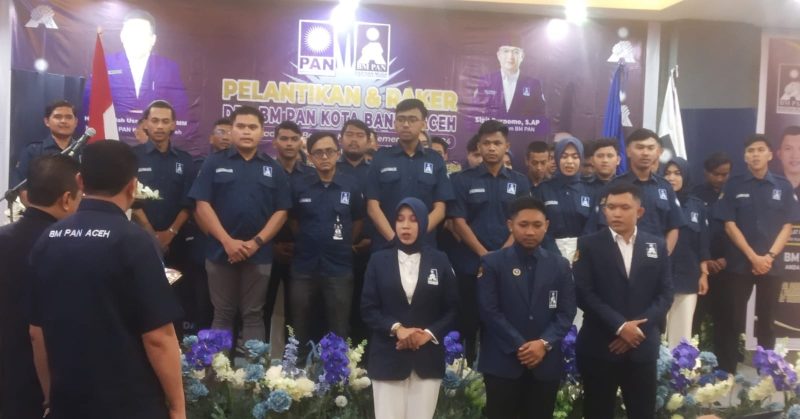 Pengurus DPD Barisan Muda PAN Banda Aceh pada saat dilakukan pelantikan oleh Ketua DPW BM PAN Aceh yang berlangsung di Kyriad Murata Hotel Banda Aceh Senin malam (12/12/2022).