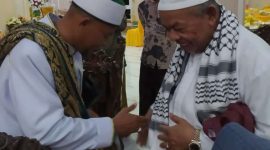 Ketua Umum Tanfiziyah PAS Aceh Tu Bulqaini Tanjongan menyampaikan misi dan visi Partai Adil Sejahtera Aceh kepada Abu Haji Muhammad Ali (Abu Paya Pasi) sekaligus meminta petuah dalam rangka mewujudkan cita-cita dan harapan para pendiri partai kepada abu Paya Pasi