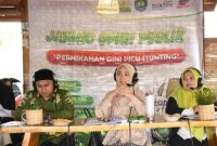 Penjabat Ketua TP- PKK Aceh, Ayu Marzuki, saat menjadi narasumber pada kegiatan talkshow 