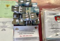 Terkait perkara dugaan tindak pidana korupsi lahan zikir, Penyidik Unit Tipidkor Sat Reskrim Polresta Banda Aceh menyita barang bukti tambahan berupa uang sebesar Rp. 295. 835.255.-