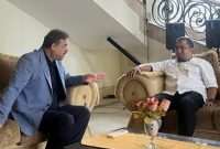Pj Bupati Aceh Besar Muhammad Iswanto SSTP MM bersama Wakil Dubes Palestina, Mr Muammar Milhem setelah menyerahkan bantuan dari masyarakat Aceh Besar untuk rakyat Palestina di Kedubes Palestina, di Jakarta, Jumat (5/1/2024) pagi