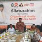 Ketua Majelis Syura PKS, Dr. H. Habib Salim Segaf Al-Jufri, Lc., M.A bersama tim kampanye daerah Aceh AMIN melakukan Silaturrahmi dengan Insan Pers jelang pemilu 2024 di salah satu warkop kawasan Lhong Raya, Kota Banda Aceh, Minggu, 14 Januari 2024.