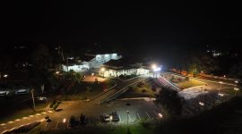 Suasana Meuligoe Bupati Aceh Besar dan sekitarnya, tepat sebelum aksi mati lampu serentak digelar untuk memperingati Hari Bumi se-Dunia tahun 2024, di Kota Jantho, Aceh Besar, Sabtu 23 Maret 2024 malam. | Foto: MC ACEH BESAR