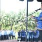 Pj Bupati Aceh Besar Muhammad Iswanto, S.STP MM saat bertindak sebagai pembina apel gabungan organisasi perangkat daerah di halaman Kantor Bupati Aceh Besar, Rabu (17/4/2024). FOTO/ MC Aceh Besar
