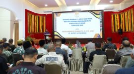 Penjabat Bupati Aceh Besar Muhammad Iswanto SSTP, MM saat membuka Musrenbang Rencana Pembangunan Jangka Panjang Daerah (RPJPD) Kabupaten Aceh Besar tahun 2025-2045 di Meuligo Bupati Aceh Besar, Kamis (18/4/2024). Foto : Prokopim Pemkab Aceh Besar