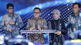 Menteri Pendayagunaan Aparatur Negara dan Reformasi Birokrasi (PAN-RB) Abdullah Azwar Anas saat melakukan konferensi pers mengenai pengadaan ASN tahun 2024 di Jakarta Jumat (3/5/2024).