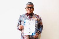 Penjabat (Pj) Gubernur Aceh Bustami SE, M.Si menerima penghargaan Digital Goverment Award (DGA) Summit 2024 dari Presiden RI Joko Widodo di Istana Negara pada Senin (27/5/2024). Foto: Biro Adpim Setda Aceh.