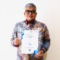 Penjabat (Pj) Gubernur Aceh Bustami SE, M.Si menerima penghargaan Digital Goverment Award (DGA) Summit 2024 dari Presiden RI Joko Widodo di Istana Negara pada Senin (27/5/2024). Foto: Biro Adpim Setda Aceh.