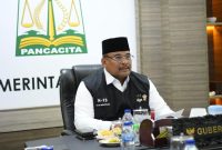 Pj Gubernur Aceh, Dr.H. Safrizal ZA, M.Si., melakukan rapat persiapan PON XXI Aceh-Sumut bersama Bupati/Walikota se-Aceh secara Virtual di ruang Kerja Gubernur Aceh, selasa (27/8/2024)