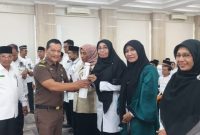 Tim Penyuluhan dan Penerangan Hukum Kejaksaan Tinggi (Kejati) Aceh memberikan Sosialisasi Pencegahan tentang Tindak Pidana Korupsi (Tipikor), terhadap pengelolaan dan penggunaan Dana Operasional Sekolah (BOS) sesuai peraturan dan perundang-undangan Senin (19/08/2024) di Aula Kanwil Kemenag Aceh maupun melalui Zoom. (Foto: Ist).