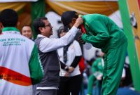 Plh Sekda Aceh Azwardi Menyaksikan final cabor panjat tebing dan memberikan Hadiah/medali kepada pemenang di lokasi stadion Harapan Bangsa, Rabu sore, (11/9/2024)