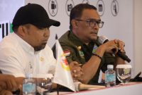 Ketua Pengprov Kurash Aceh, Muhammad Iswanto bersama Wakil Ketua Umum Bidang Prestasi Kurash Aceh, Ferry S. saat konferensi pers di Media Center, Hermes Palace Hotel Banda Aceh, Minggu (15/9/2024)