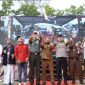 Pj Bupati Aceh Besar Muhammad Iswanto bersama Forkopimda dan Pasangan Calon Bupati/Wakil Bupati Aceh Besar melepaskan merpati pada Deklarasi Kampanye Damai Pilkada 2024 di Lapangan Bungoeng Jeumpa, Kota Jantho, Senin (23/9/2024).
Foto: Prokopim Aceh Besar