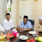 Tgk H.Hasanoel Bashry {Abu Mudi) bersama Cawagub Aceh Syech Fadhil pada jamuan makan malam dengan tim pemenangan PAS Aceh untuk paslon Cagub dan Cawagub Aceh Bustami Hamzah-Syech Fadhil di Sekretariat MPP PAS Aceh Rabu (25/2024)