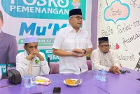 Calon Gubernur Aceh periode 2025-2030 Bustami Hamzah berdiri dihadapan peserta diskusi menyampaikan keinginannya menjadi Gubernur Aceh untuk melakukan perbaikan, acara tersebut dipandu oleh Ketua Pemenangan Tim Pusat PAS Aceh Tgk Yusran Abbas, SE, Ahad (13/10/2024) di Posko pemenangan Mu'Min Kabupaten Bireuen.
Foto : BANDAPOS
