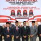 Empat pimpinan DPRK Aceh Utara masa jabatan 2024-2029 melakukan foto bersama usai mengucapkan sumpah dan janji dalam Rapat Paripurna DPRK Aceh Utara, Senin (11/11/2024).