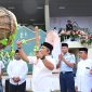 Pj Bupati Aceh Besar Muhammad Iswanto S.STP, MM menabuh beduk pada puncak peringatan Khanduri Maulid Aceh Besar di Lapangan Bungoeng Jeumpa, Kota Jantho, Selasa (10/12/2024).
Foto : MC Aceh Besar
