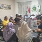 Ketua Umum MPP PAS Aceh, Tgk H.Bulqani Tanjongan memimpin rapat yang dihadiri oleh pengurus, anggota dan simpatisan serta tim pemenangan Paslon 01(Om Bus-Syech Fadhil) di Kantor MPP PAS Aceh Jumat (13/12/2024)
Foto : Humas PAS Aceh