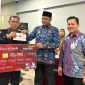 Bank Aceh Syariah Cabang Idi menyerahkan Kartu Kredit Pemerintah Daerah (KKPD) sekaligus menggelar sosialisasi penggunaannya kepada seluruh dinas di lingkup Pemkab Aceh Timur pada hari Selasa (17/12/2024).