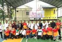 Tim Bola Voli Kemenag Kota Banda Aceh melakukan foto bersama usai mengalahkan tim voli Kemenag Aceh Besar 2-0 di lapangan bola voli Kanwil Kemenag Aceh pada turnamen memperingati Hari Amal Bhakti (HAB) Kemenag RI ke-79, Senin (30/12/2024).
Foto : BANDAPOS