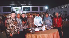 Pj Gubernur Aceh, Dr. H. Safrizal ZA, M.Si, menghadiri acara syukuran Hari Ulang Tahun (HUT) Kodam Iskandar Muda ke-68 yang digelar di Lapangan Sanggamara Makodam IM, Minggu (22/12/2024) malam.