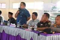 Pj Bupati Aceh Besar Muhammad Iswanto, S.STP, MM menyampaikan sambutan dan arahan peusijuk Rumah Potong Hewan Pasar Lambaro, Kecamatan Ingin Jaya, Aceh Besar, Kamis (9/1/2025). Foto: MC Aceh Besar
