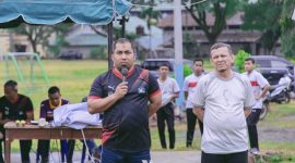 Pj Bupati Aceh Besar, Muhammad Iswanto SSTP MM, secara resmi membuka Turnamen Sepakbola Oemar Diyan Cup VI, Minggu (12/1/2025) petang