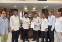 Pj Bupati Aceh Besar Muhammad Iswano S.STP, MM, menunjuk Bahrul Jamil SSos MSi sebagai Pelaksana Tugas (Plt) Sekda Aceh Besar, menggantikan Drs Sulaimi MSi yang mendapat tugas baru menjadi Staf Ahli Pj Bupati Aceh Besar. Acara serah terima jabatan Sekda tersebut berlangsung di ruang kerja Bupati Aceh Besar, Jumat (17/01/2025)