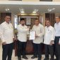 Pj Bupati Aceh Besar Muhammad Iswano S.STP, MM, menunjuk Bahrul Jamil SSos MSi sebagai Pelaksana Tugas (Plt) Sekda Aceh Besar, menggantikan Drs Sulaimi MSi yang mendapat tugas baru menjadi Staf Ahli Pj Bupati Aceh Besar. Acara serah terima jabatan Sekda tersebut berlangsung di ruang kerja Bupati Aceh Besar, Jumat (17/01/2025)