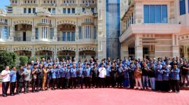 Bupati Aceh Besar terpilih Muharram Idris usai pertemuan di Aula Kantor Bupati melakukan foto bersama di Kota Jantho Senin (20/1/2025) Foto: Dok. Prokopim Aceh Besar