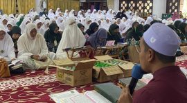 Jamaah Majelis Khatam Al-Quran dan bacaan Yasin 7 Mubin sedang tekun mengikuti acara tersebut di Masjid AMRU IBNI Al-AS Sentul Bandar Sentul Kuala Lumpur Malaysia Ahad (2/2/2025).Foto : Ist