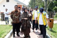 Walikota Banda Aceh Illiza Sa’aduddin Djamal dan Wakil Walikota Afdhal Khalilullah meninjau bendung karet dan WTP PDAM Tirta Daroy di Lambaro, Aceh Besar, Kamis (13/2/2025). Foto : Prokopim Pemko Banda Aceh.