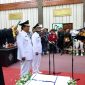 Gubernur Aceh Muzakir Manaf melantik Safriadi Oyon dan Hamzah Sulaiman sebagai Bupati dan Wakil Bupati Aceh Singkil, di ruang rapat paripurna DPRK Aceh Singkil, Sabtu (14/2/2025)