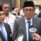 Plt Sekda Aceh, Drs. Alhudri, MM membuka Rapat Kerja Provinsi (Rakerprov) Komite Olahraga Nasional Indonesia (KONI) Provinsi Aceh, di Landmark BSI, Jumat (21/2/2025) malam.