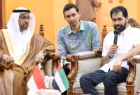Gubernur Aceh Muzakir Manaf mendampingi Wali Nanggroe Malik Mahmud Alhytar, menjamu buka puasa Duta Besar Uni Emirat Arab (UEA) Untuk Republik Indonesia, H.E.Abdulla Salem Al Dhaheri, Direktur Mubadala Energy Indonesia, Abdulla Bu Ali, dan rombongan, di Meuligoe Wali Nanggroe, Minggu, (9/3/2025)