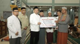 Tim Safari Ramadhan Pemerintah Aceh memberikan santunan fakir miskin dari Baitul Mal Aceh sejumlah Rp205 juta, ambal, sajadah serta  alat kebersihan dan bantuan pemerintah Aceh atas nama Gubernur dan Wakil Gubernur Aceh sebanyak Rp25 juta.