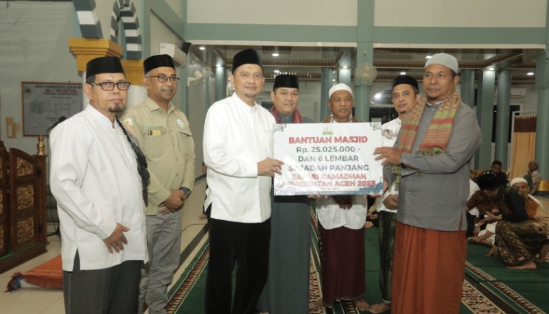 Tim Safari Ramadhan Pemerintah Aceh memberikan santunan fakir miskin dari Baitul Mal Aceh sejumlah Rp205 juta, ambal, sajadah serta  alat kebersihan dan bantuan pemerintah Aceh atas nama Gubernur dan Wakil Gubernur Aceh sebanyak Rp25 juta.