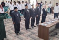 Kepala Kantor Kementerian Agama Provinsi Aceh Drs H Azhari melantik dan mengambil sumpah lima pejabat Eselon III atas nama Menteri Agama RI di Aula Kanwil Kemenag Aceh Selasa (18/3/2025)