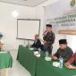 Ketua Yayasan Rumoh Bina Aneuk Nanggro Dr.Tgk Jamaludin Thaib mengikrarkan Ketua Sekolah Tinggi Agama Islam (STAI) Nusantara Yang baru Dr.Dicky Wirianto, MA periode 2025-2029 di Aula STAI Nusantara, Sabtu (12/4/2025).
Foto : BANDAPOS.com