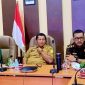 Plt. Sekda Aceh Besar Bahrul Jamil S.Sos M.Si mengikuti Rakor Pengendalian Inflasi Daerah secara virtual dengan Kemendagri di Kantor Bupati Aceh Besar, Kota Jantho, Senin (16/06/2025). Foto: Prokopim Aceh Besar