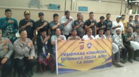 Ditbinmas Polda Aceh melakukan foto bersama dengan Paskamba usai menggelar silaturrahmi dan pembinaan yang berlangsung di salah satu caffe di Kampung Baru Kota Banda Aceh Kamis (10/7/2025).
