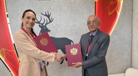 Wali Nanggroe Aceh, Tgk. Malik Mahmud Al-Haythar, menandatangani nota kesepahaman (MoU) dengan Pemerintah Region Ivanovo, Rusia, Jumat (5/9/2025).
Foto: Lembaga Wali Nanggroe