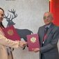 Wali Nanggroe Aceh, Tgk. Malik Mahmud Al-Haythar, menandatangani nota kesepahaman (MoU) dengan Pemerintah Region Ivanovo, Rusia, Jumat (5/9/2025).
Foto: Lembaga Wali Nanggroe