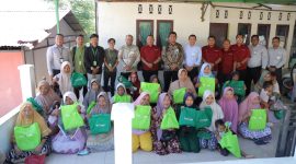 Bank Aceh menunjukkan komitmen kuat mendukung Usaha Mikro Kecil dan Menengah (UMKM) serta pemberdayaan ekonomi perempuan prasejahtera di Aceh melalui penyaluran pembiayaan Rp50 miliar kepada Koperasi Mitra Dhuafa (KOMIDA) Syariah di Neuheun, Aceh Besar, Rabu (17/9/2025).