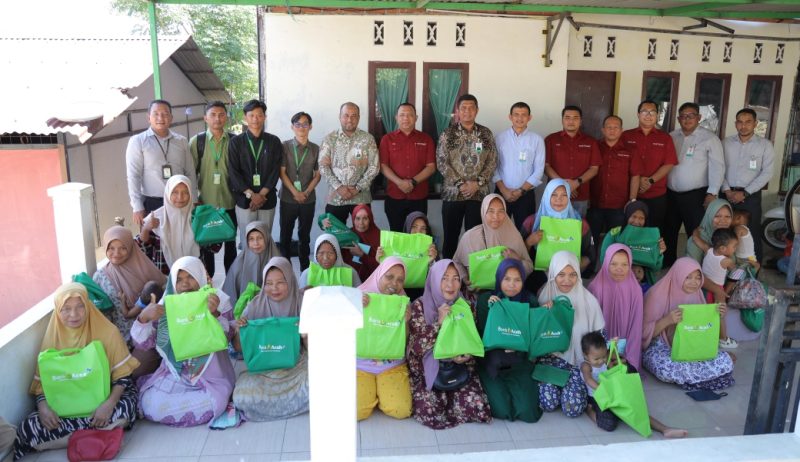 Bank Aceh menunjukkan komitmen kuat mendukung Usaha Mikro Kecil dan Menengah (UMKM) serta pemberdayaan ekonomi perempuan prasejahtera di Aceh melalui penyaluran pembiayaan Rp50 miliar kepada Koperasi Mitra Dhuafa (KOMIDA) Syariah di Neuheun, Aceh Besar, Rabu (17/9/2025).