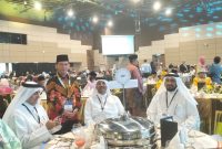 Ketua PW Muhammadiyah Aceh A.Malik Musa, SH, M.Hum bersama perwakilan Arab Saudi di Forum Zakat dan Wakaf Dunia yang berlangsung (13-15/10/2025) di Hikmah Exchange Event Centre Kuching Sarawak Malaysia