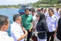 Gubernur Aceh, Muzakir Manaf, mendampingi Chief Executive Officer (CEO) Blackstone Malaysia, Datin Seri Vie Shantie Khan, yang berkunjung ke Kota Sabang, Rabu (5/11/2025).
