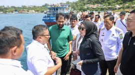 Gubernur Aceh, Muzakir Manaf, mendampingi Chief Executive Officer (CEO) Blackstone Malaysia, Datin Seri Vie Shantie Khan, yang berkunjung ke Kota Sabang, Rabu (5/11/2025).